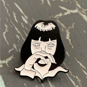 Pulp fiction movie - Mia Wallace - enamel pin -​​​